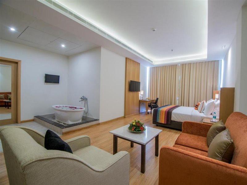 The Imperial Poonam Hotel Phagwāra Eksteriør bilde