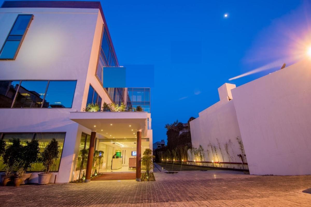 The Imperial Poonam Hotel Phagwāra Eksteriør bilde